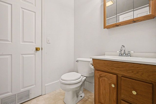 152 W D Avenue, Kalamazoo, MI 49009