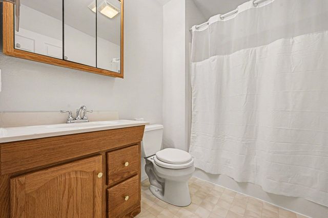 152 W D Avenue, Kalamazoo, MI 49009