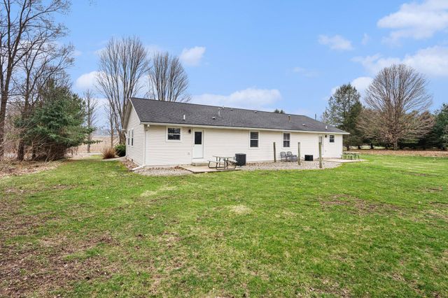 152 W D Avenue, Kalamazoo, MI 49009