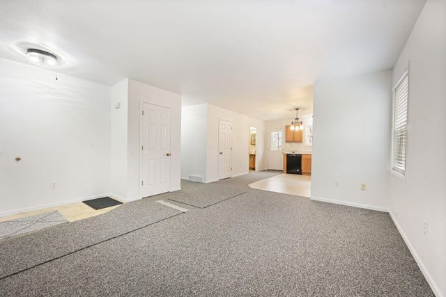 152 W D Avenue, Kalamazoo, MI 49009