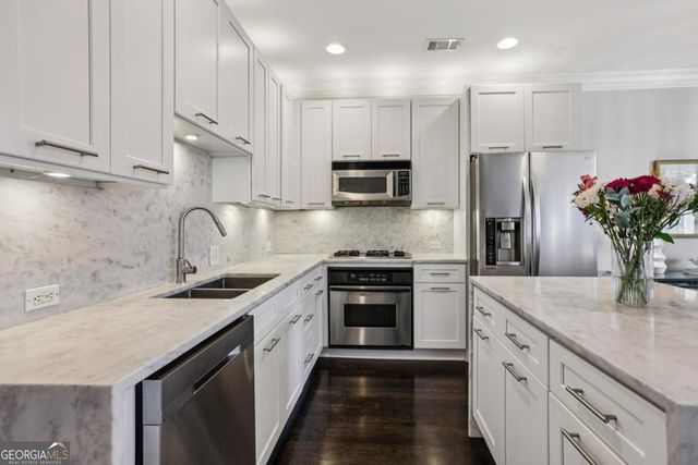 238 Le Gran Bend, Atlanta, GA 30328