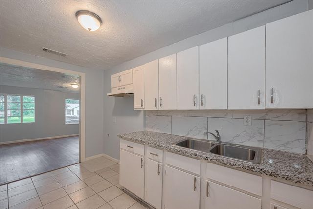 4906 Larkspur Street, Houston, TX 77033