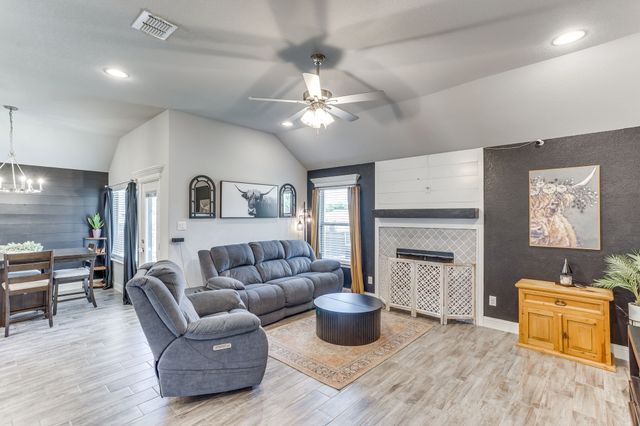 101 Buckeye Drive, Weatherford, TX 76086