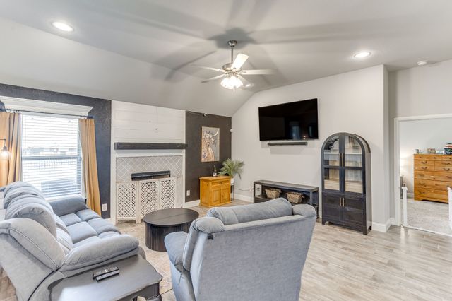 101 Buckeye Drive, Weatherford, TX 76086