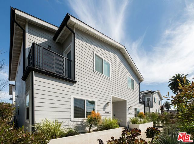 1135 Leighton Avenue, Los Angeles, CA 90037