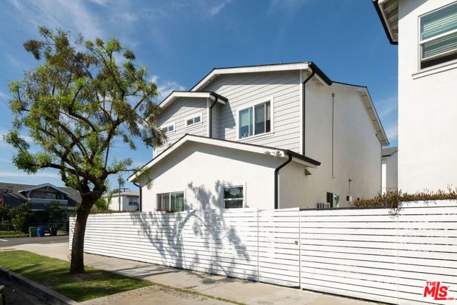 1135 Leighton Avenue, Los Angeles, CA 90037
