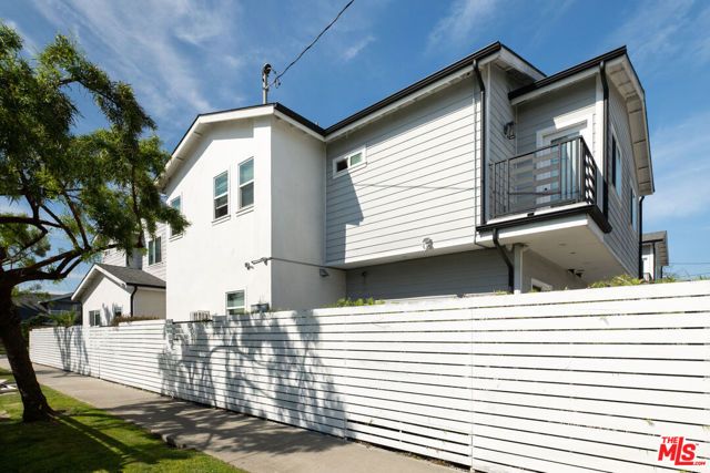 1135 Leighton Avenue, Los Angeles, CA 90037
