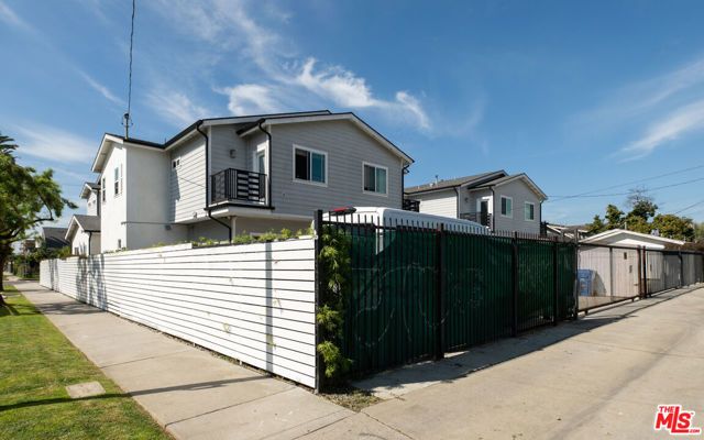 1135 Leighton Avenue, Los Angeles, CA 90037