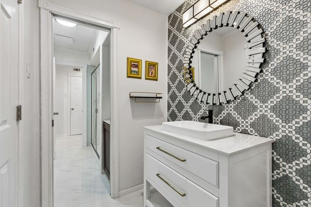 7148 Roundrock Road, Dallas, TX 75248