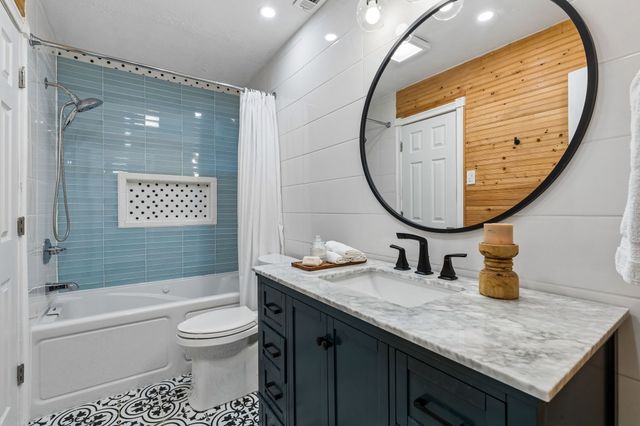 7148 Roundrock Road, Dallas, TX 75248
