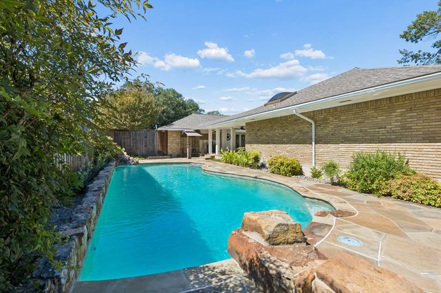 7148 Roundrock Road, Dallas, TX 75248