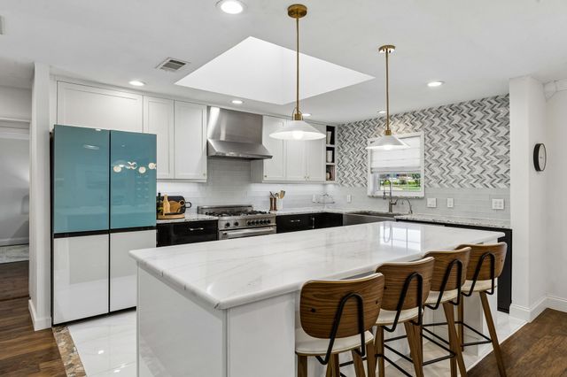 7148 Roundrock Road, Dallas, TX 75248