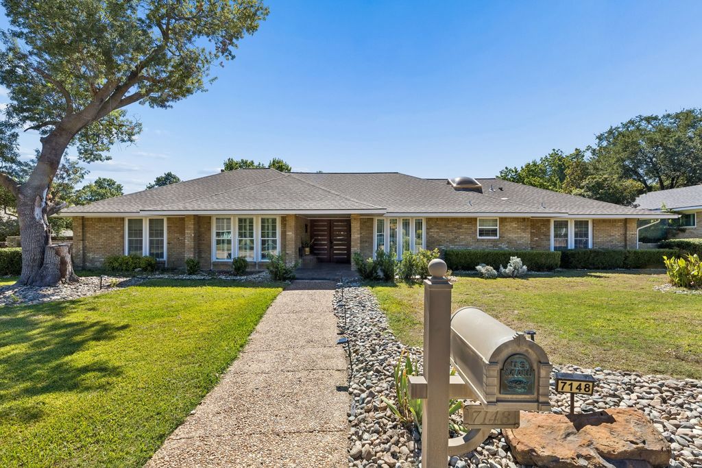7148 Roundrock Road, Dallas, TX 75248