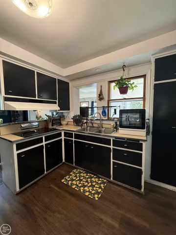 1775 N Gulley Road, Dearborn Heights, MI 48127