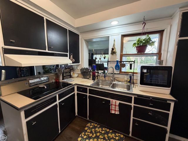 1775 N Gulley Road, Dearborn Heights, MI 48127