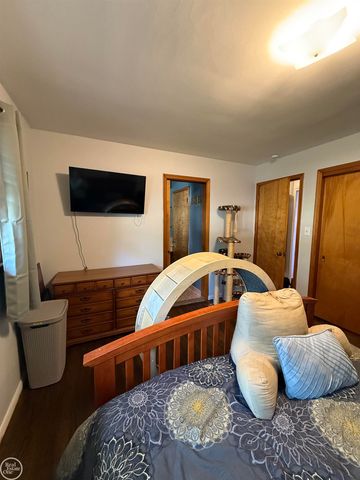 1775 N Gulley Road, Dearborn Heights, MI 48127
