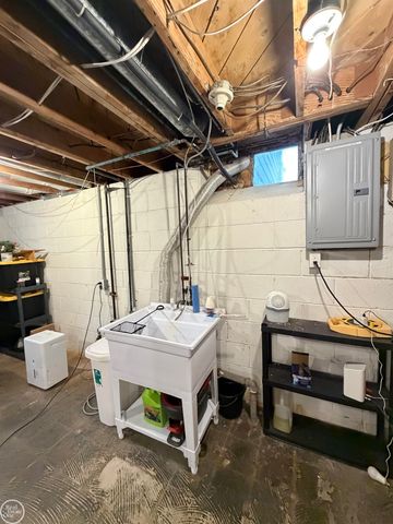 1775 N Gulley Road, Dearborn Heights, MI 48127