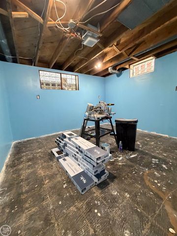 1775 N Gulley Road, Dearborn Heights, MI 48127