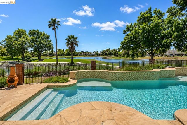 2244 Colonial Ct, Discovery Bay, CA 94505