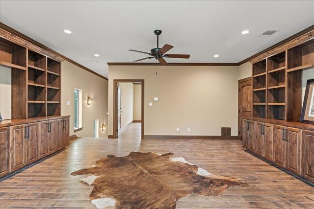 1951 Bridlewood Ranches DR, San Marcos, TX 78666