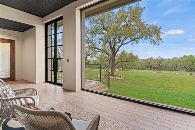 1951 Bridlewood Ranches DR, San Marcos, TX 78666