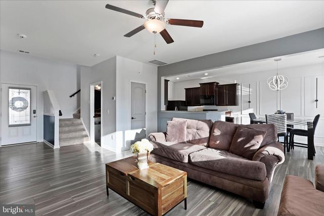 54 VERMEER LN, Martinsburg, WV 25401