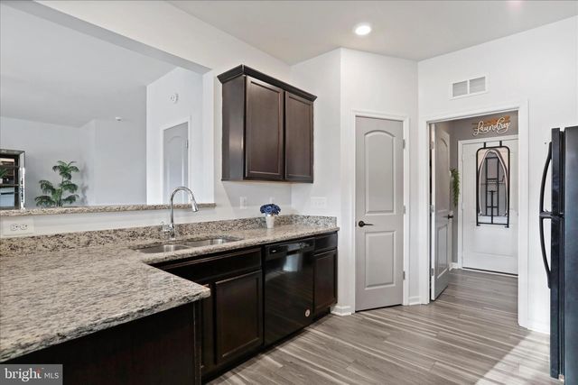 54 VERMEER LN, Martinsburg, WV 25401