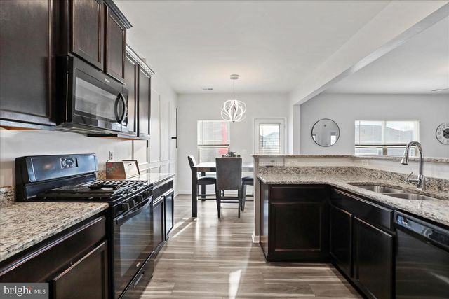 54 VERMEER LN, Martinsburg, WV 25401