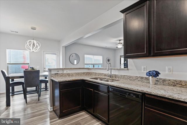 54 VERMEER LN, Martinsburg, WV 25401