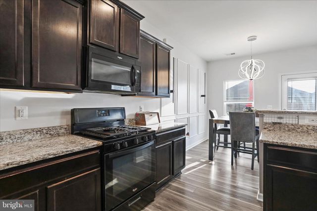 54 VERMEER LN, Martinsburg, WV 25401