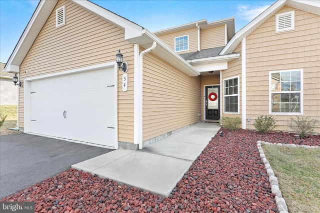 54 VERMEER LN, Martinsburg, WV 25401