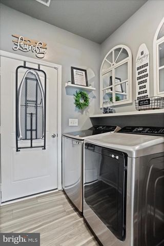 54 VERMEER LN, Martinsburg, WV 25401