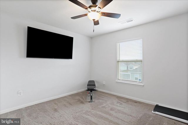 54 VERMEER LN, Martinsburg, WV 25401