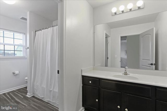 54 VERMEER LN, Martinsburg, WV 25401