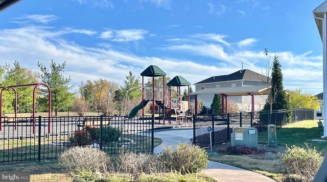 54 VERMEER LN, Martinsburg, WV 25401