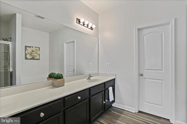 54 VERMEER LN, Martinsburg, WV 25401