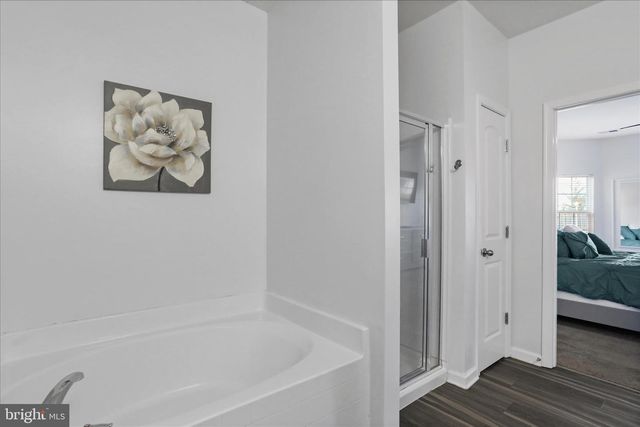 54 VERMEER LN, Martinsburg, WV 25401