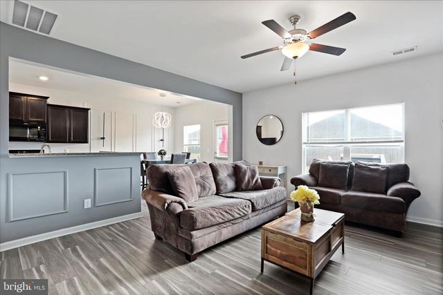 54 VERMEER LN, Martinsburg, WV 25401