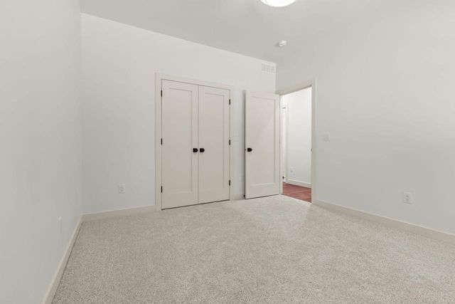 996 THOMAS TRAIL, Waupaca, WI 54981