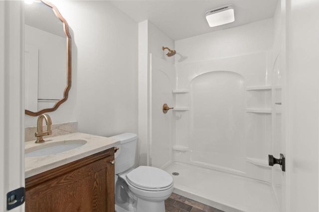 996 THOMAS TRAIL, Waupaca, WI 54981