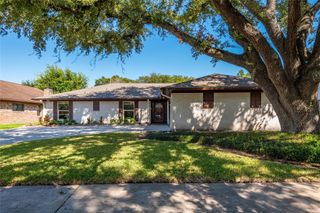 15523 Saint Cloud Drive, Houston, TX 77062