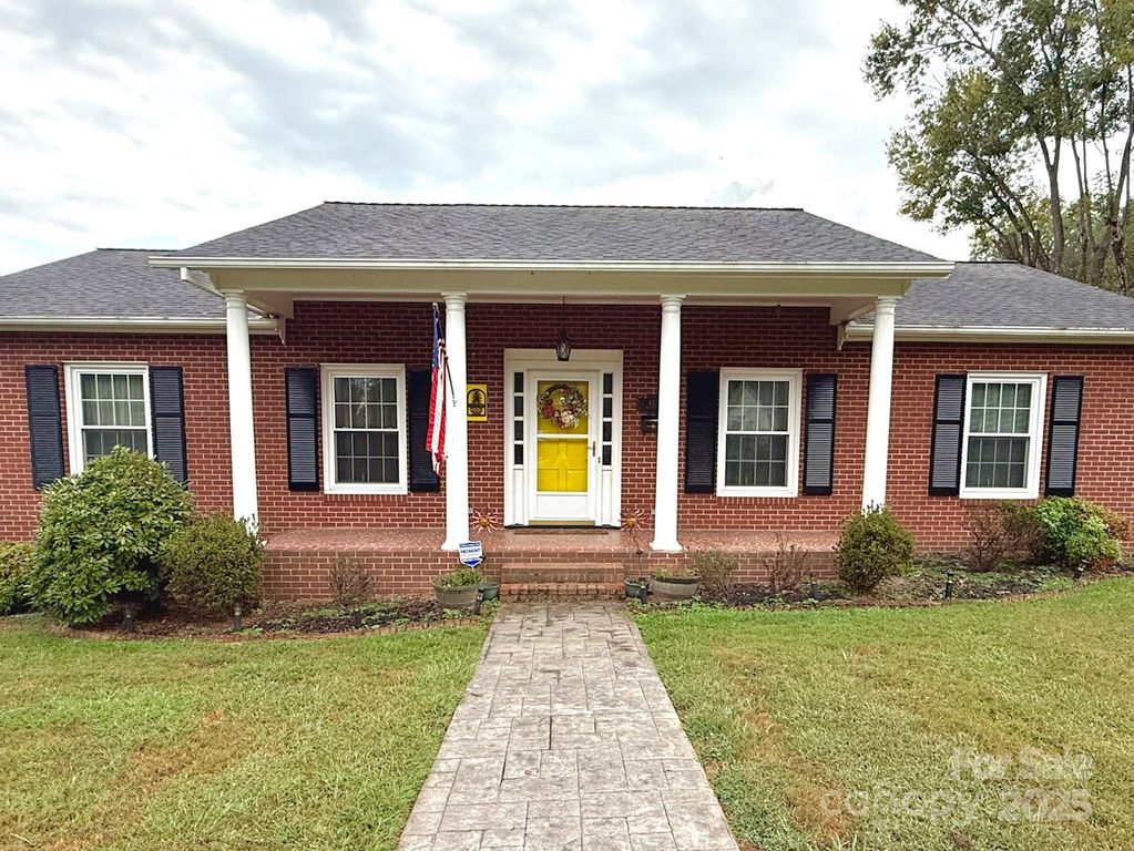 435 Elk Spur Street, Elkin, NC 28621