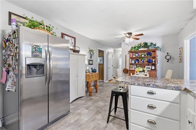128 Karen Lane, Lansing, KS 66043