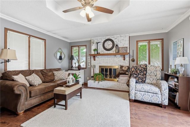 128 Karen Lane, Lansing, KS 66043