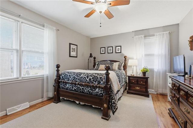 128 Karen Lane, Lansing, KS 66043