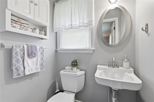 128 Karen Lane, Lansing, KS 66043