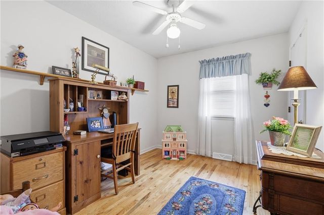 128 Karen Lane, Lansing, KS 66043
