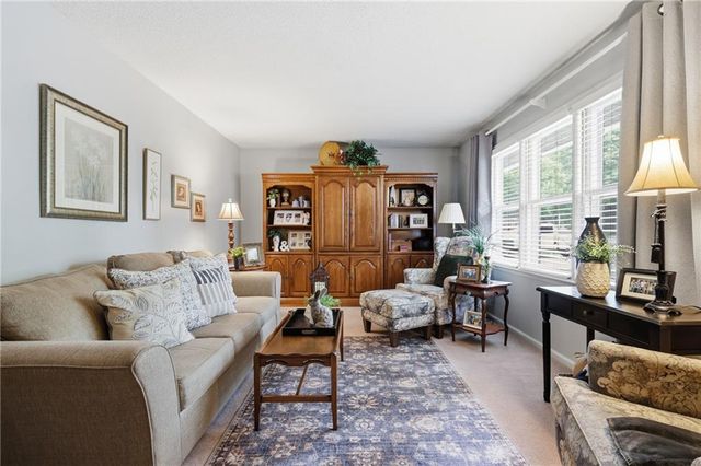 128 Karen Lane, Lansing, KS 66043
