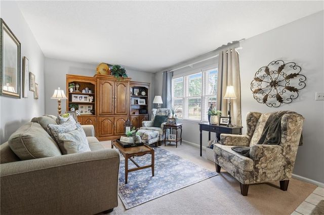 128 Karen Lane, Lansing, KS 66043