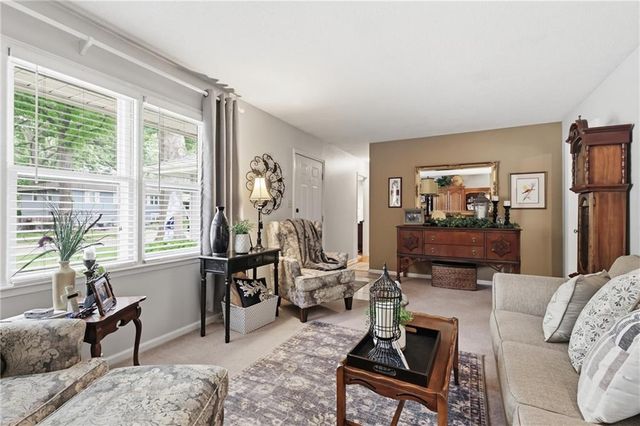128 Karen Lane, Lansing, KS 66043